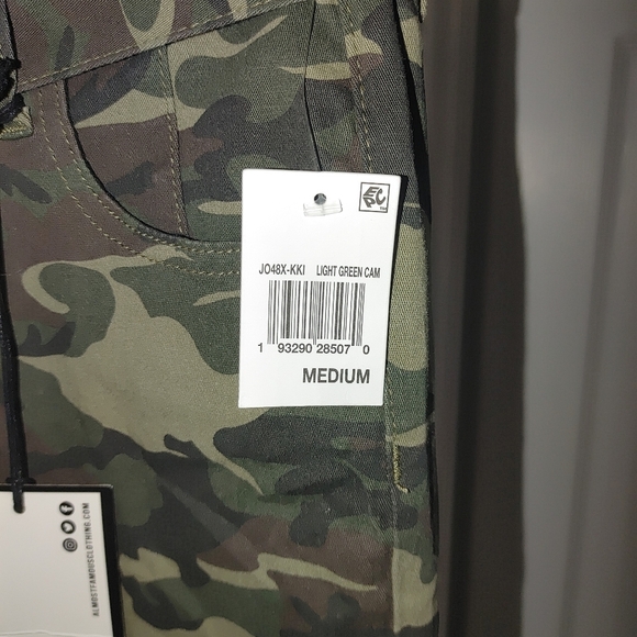 Almost Famous Camouflage Jogger Pants Size Medium - Picture 4 of 7